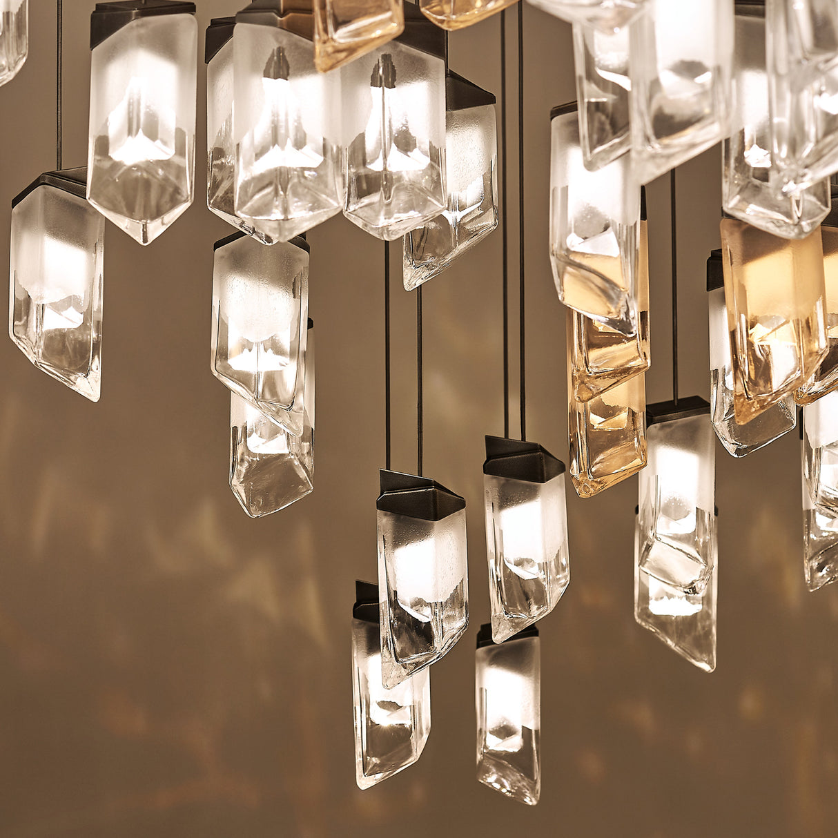 Crystalline · Clusters