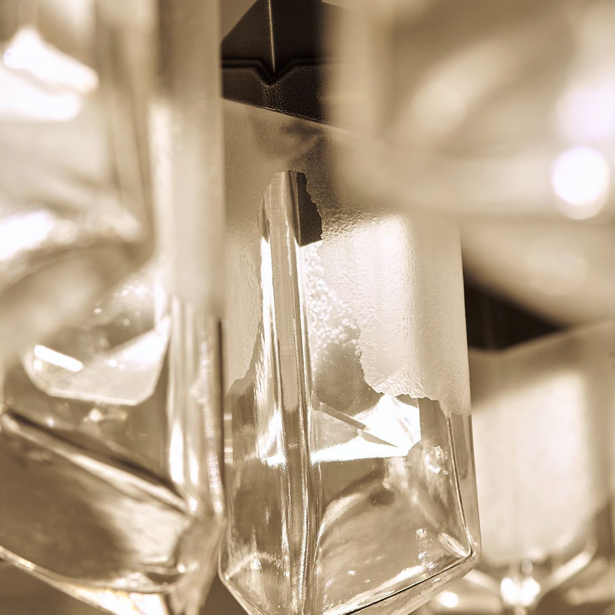 Crystalline · Clusters