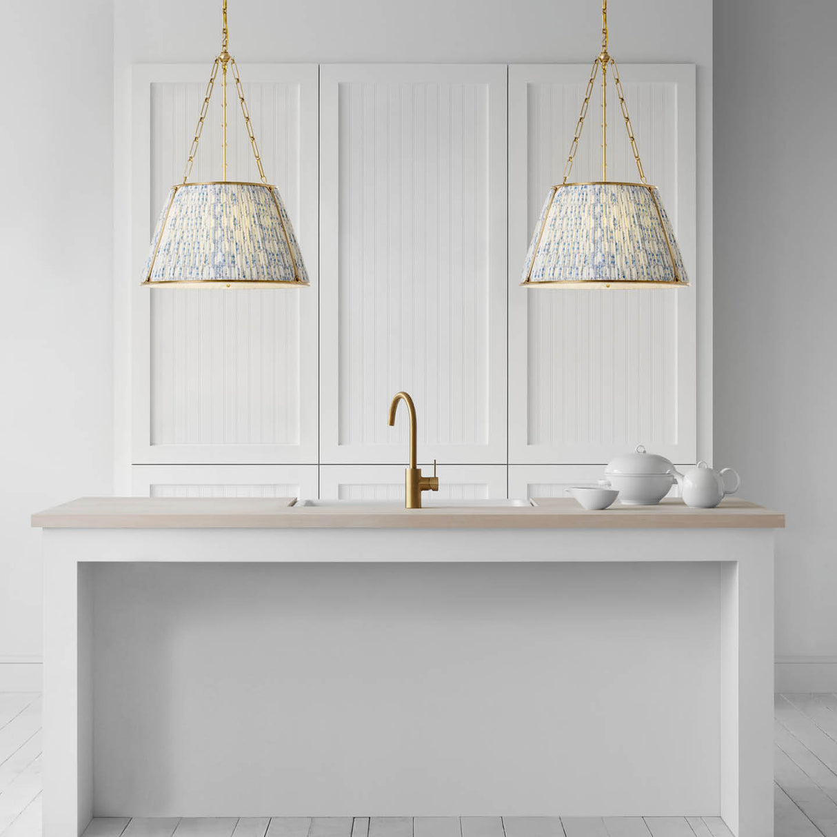 Allister Medium Hanging Shade