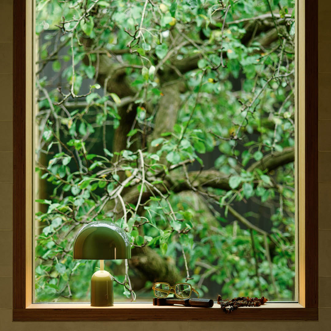 Bell Portable Lamp (Rechargeable)