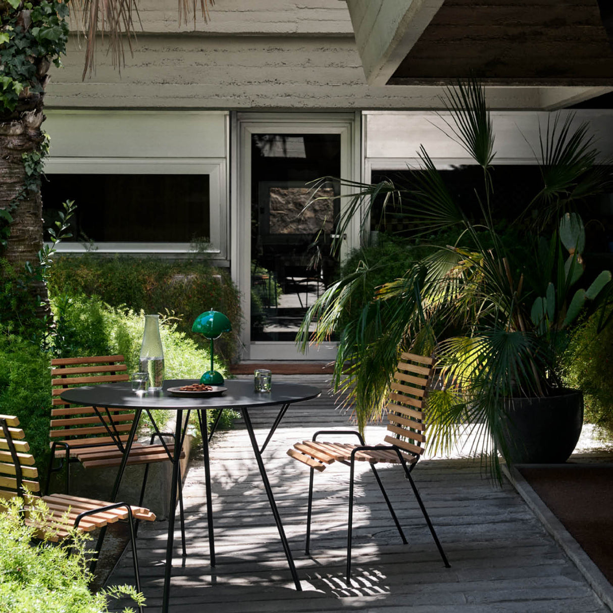 Flowerpot VP9 Portable Lamp