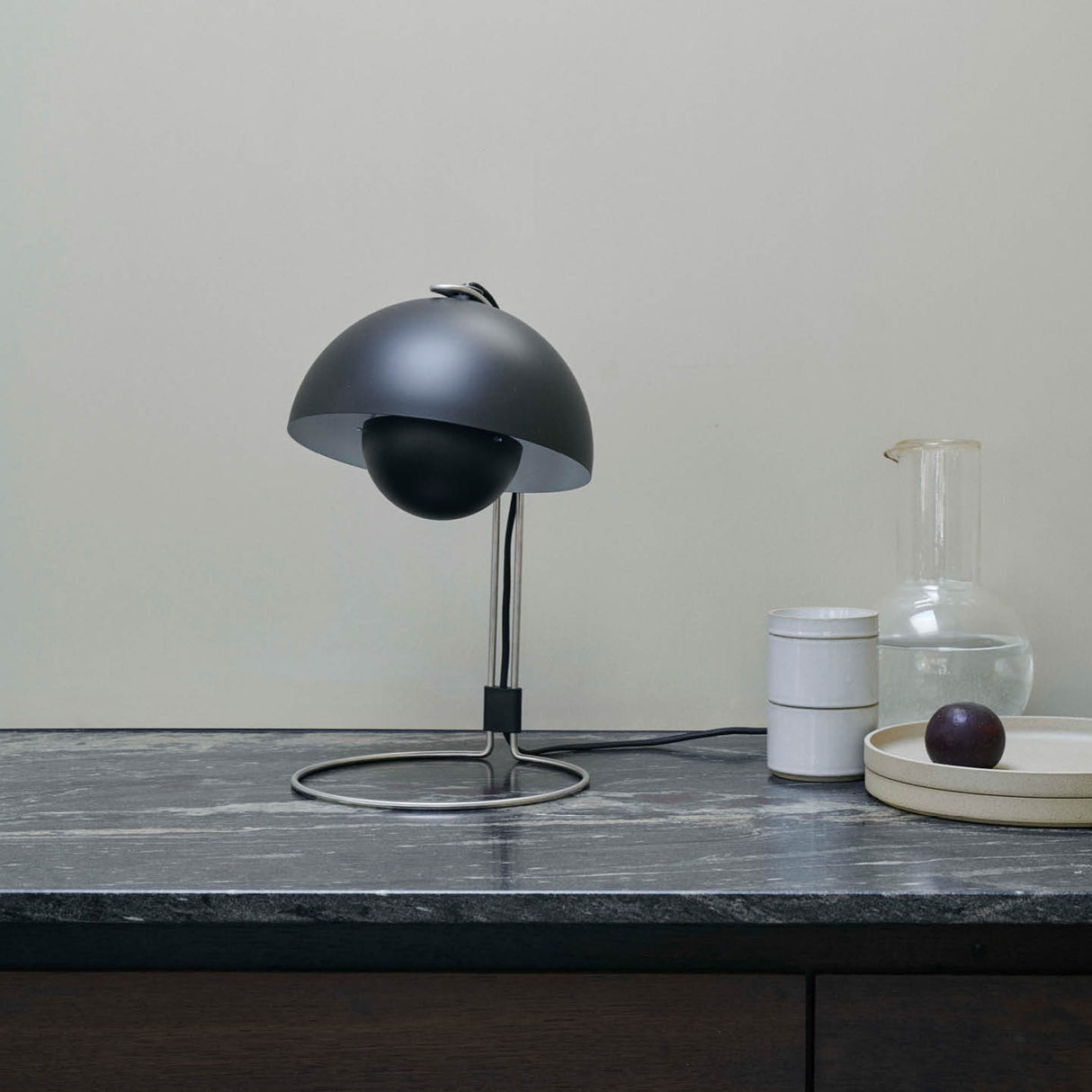 Flowerpot VP4 Table Lamp