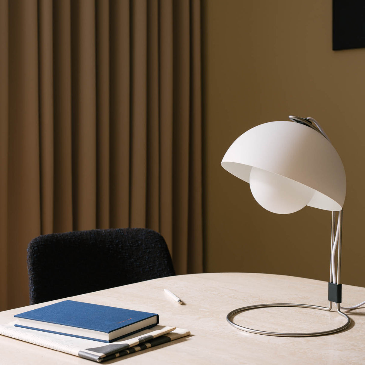 Flowerpot VP4 Table Lamp