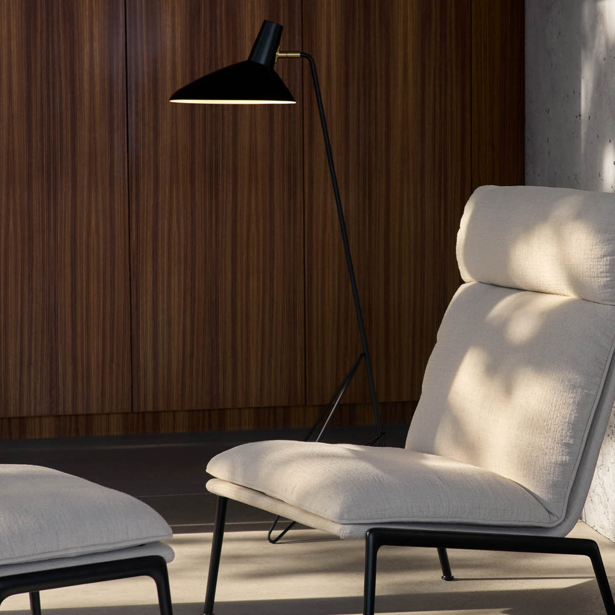 Tripod HM8 Floor Lamp