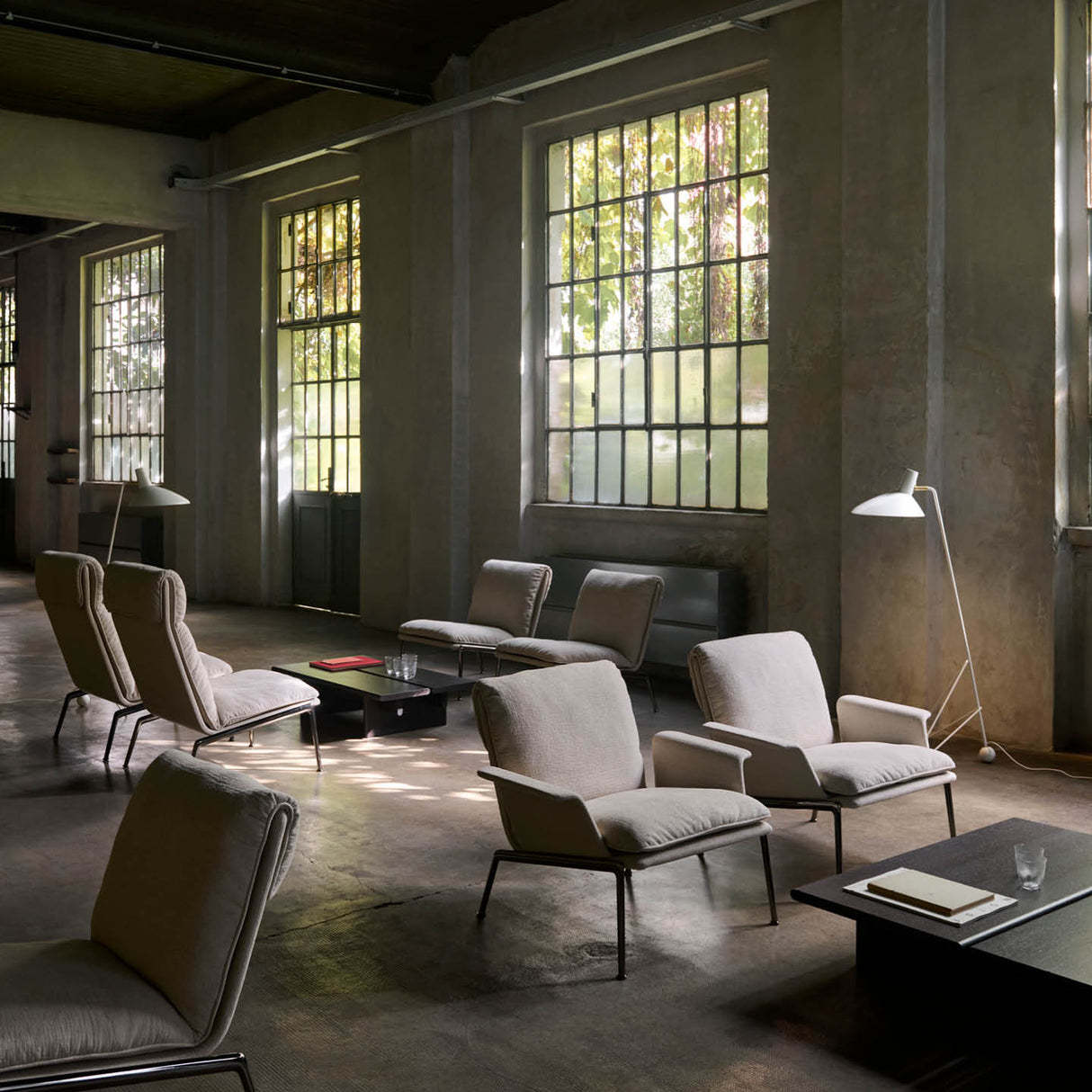 Tripod HM8 Floor Lamp