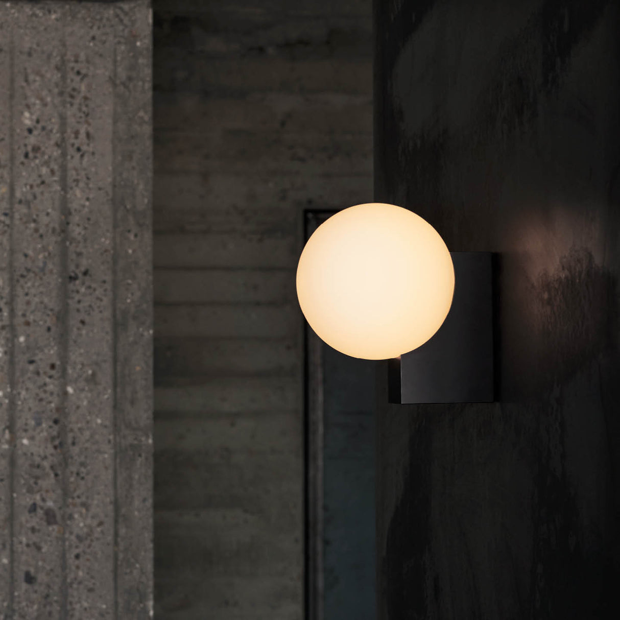 Journey SHY2 Wall Lamp