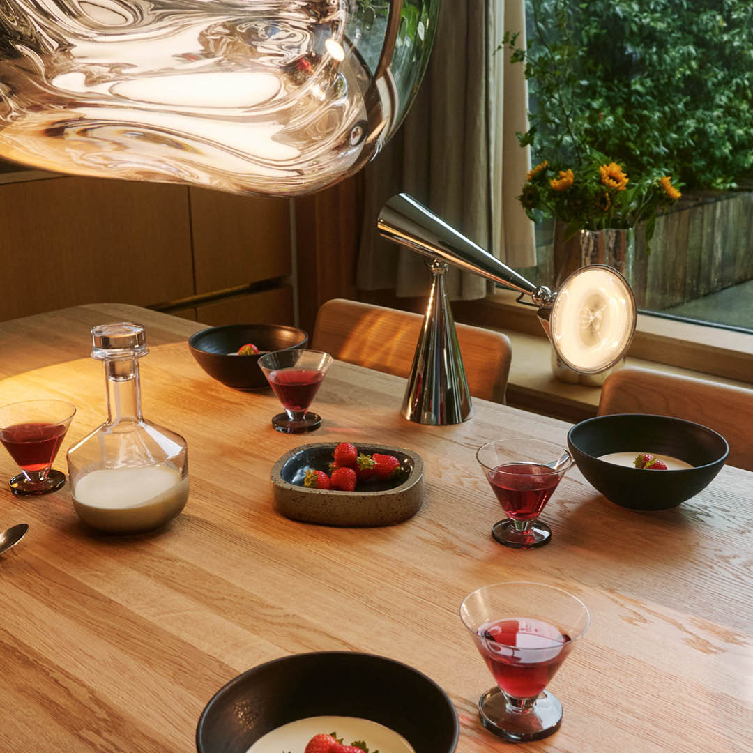 Pose Task Light
